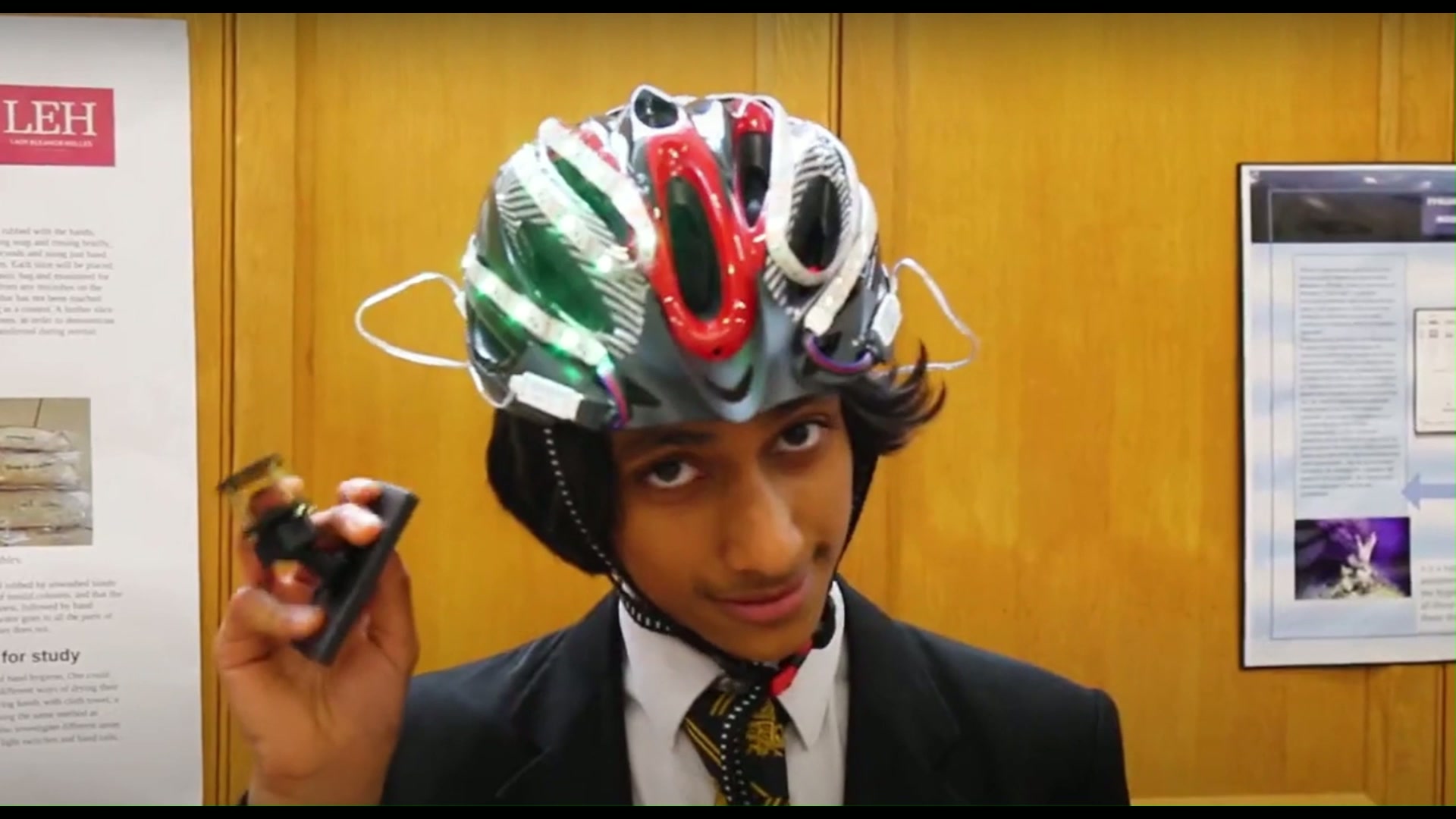 Indicating bike helmet with LED signals